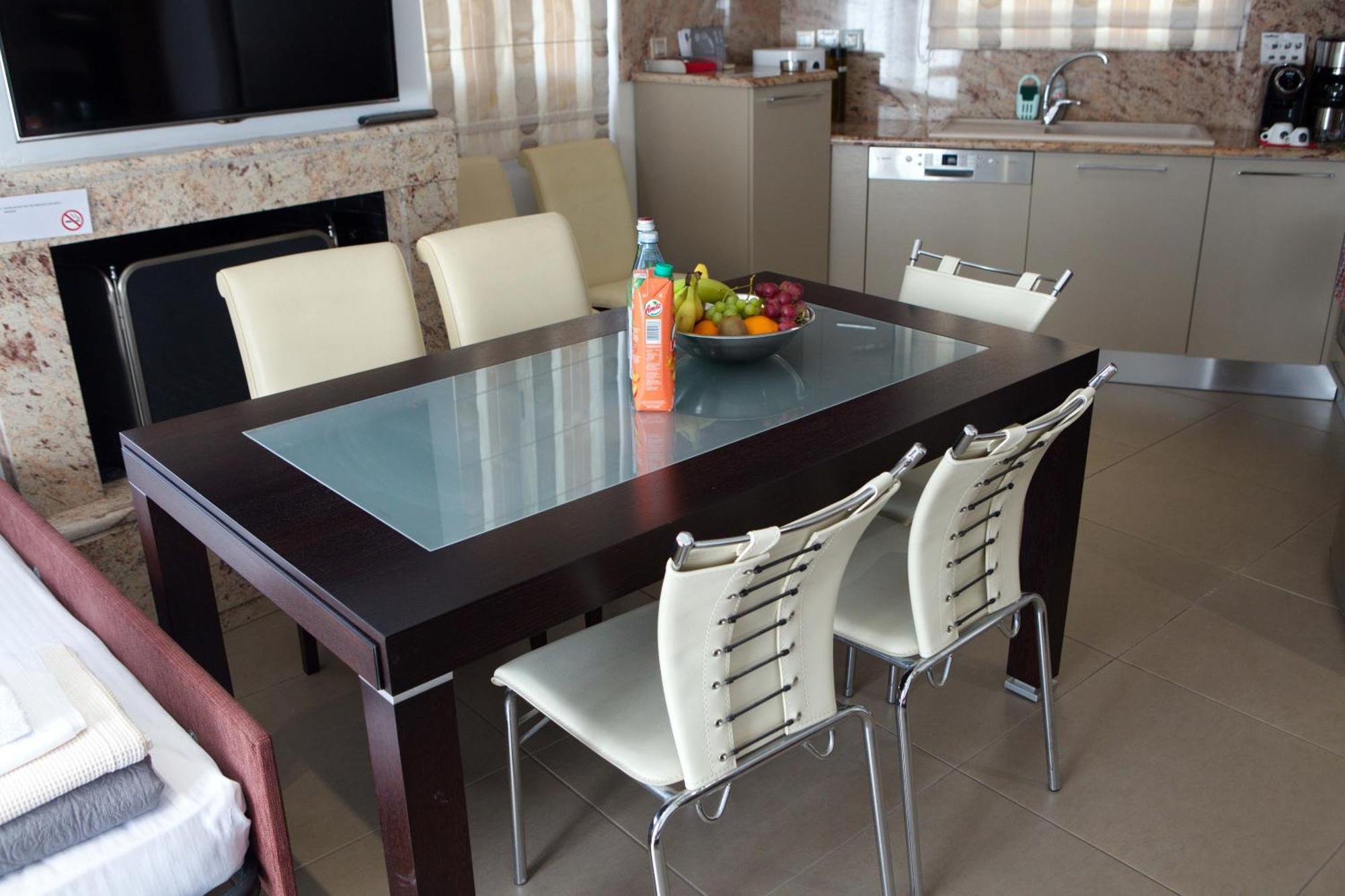 Park Apartment *